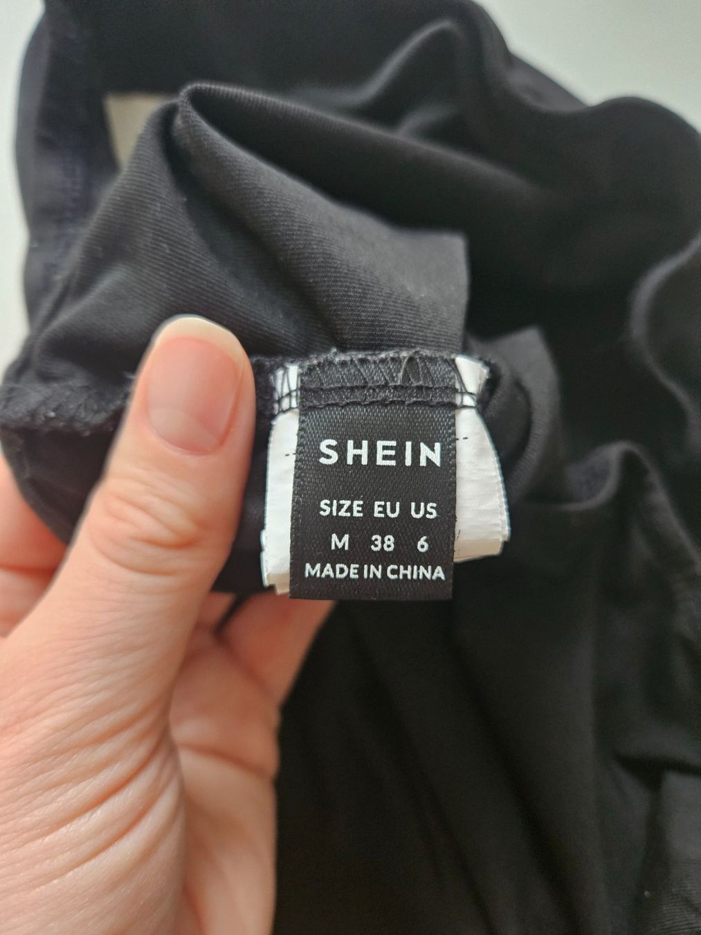 Shein Tops: One shoulder Gr.M schwarz von SHEIN – Gebraucht aus Schaffhausen von sabrina915 5