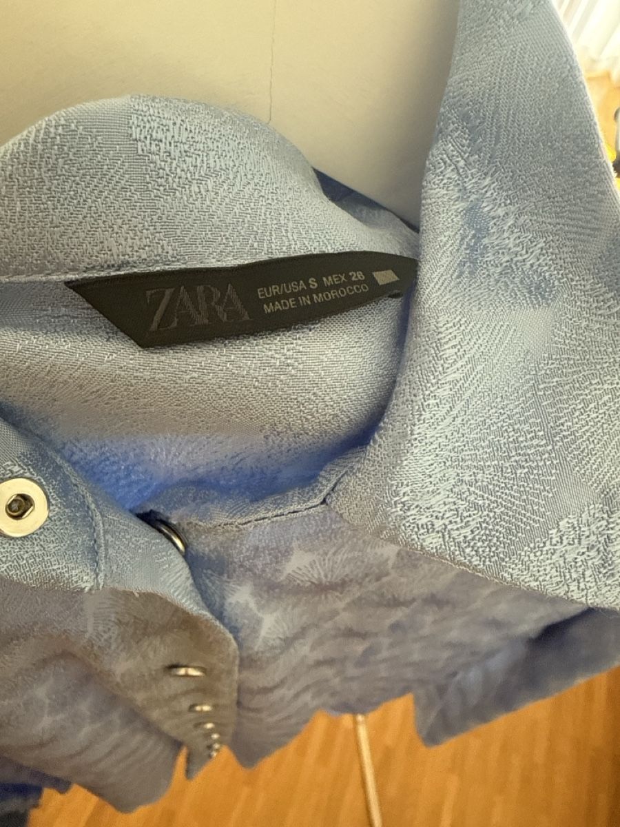 Zara Camicette: Zara Damen Bluse, hellblau, Gr. S, – Nuovo (secondo la descrizione) da Thalwil venduto da sam_7s85 2