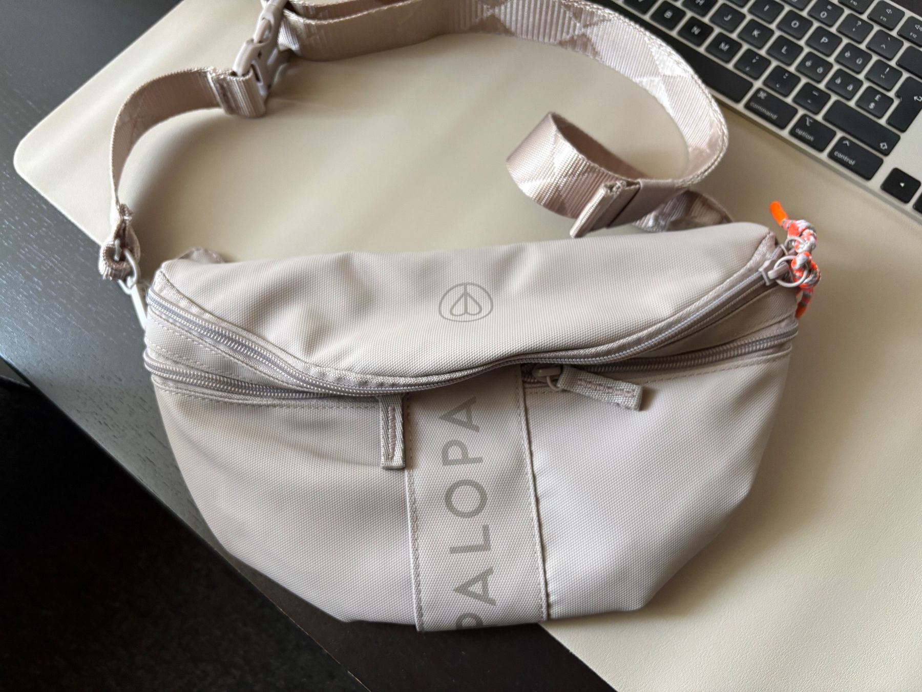 Taschen für Damen: Palopa Snack-Tasche Emma Taupe – Neu (gemäss Beschreibung) aus Brittnau von Arves 1