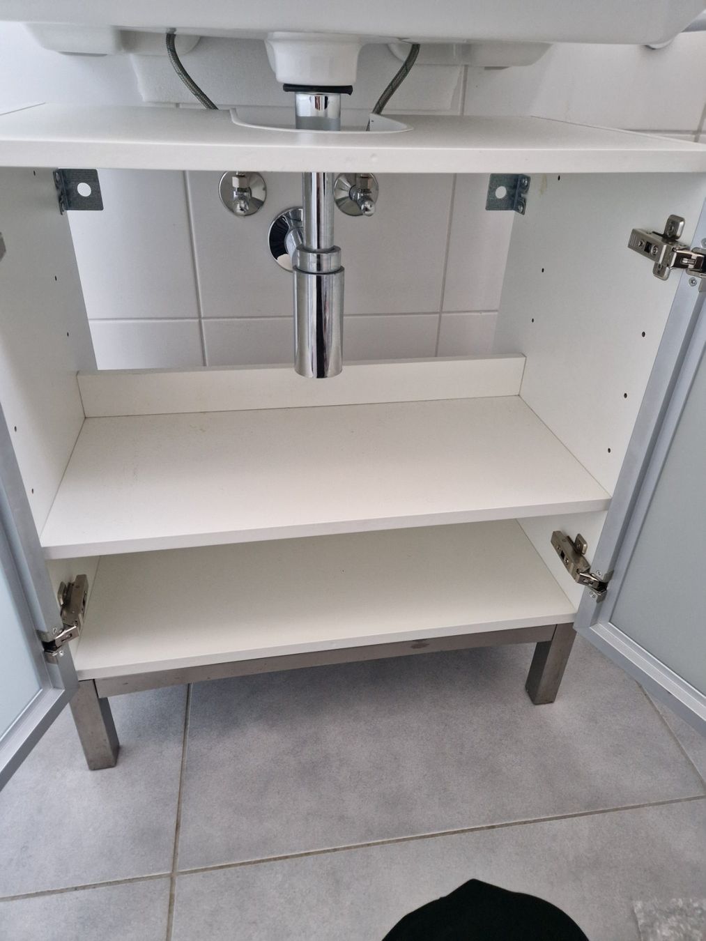 Mobili per bagno: Waschbeckenunterschrank – Usato da Unterkulm venduto da vab_6zcd 1
