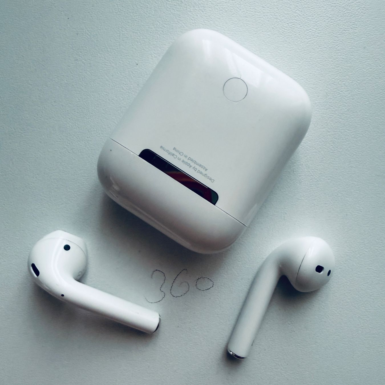 Apple Cuffie: Original Apple AirPods 2 Gen. Wireless Kopfhörer & Case – Usato da Basel venduto da MY.AIRPODS.SHOP 5