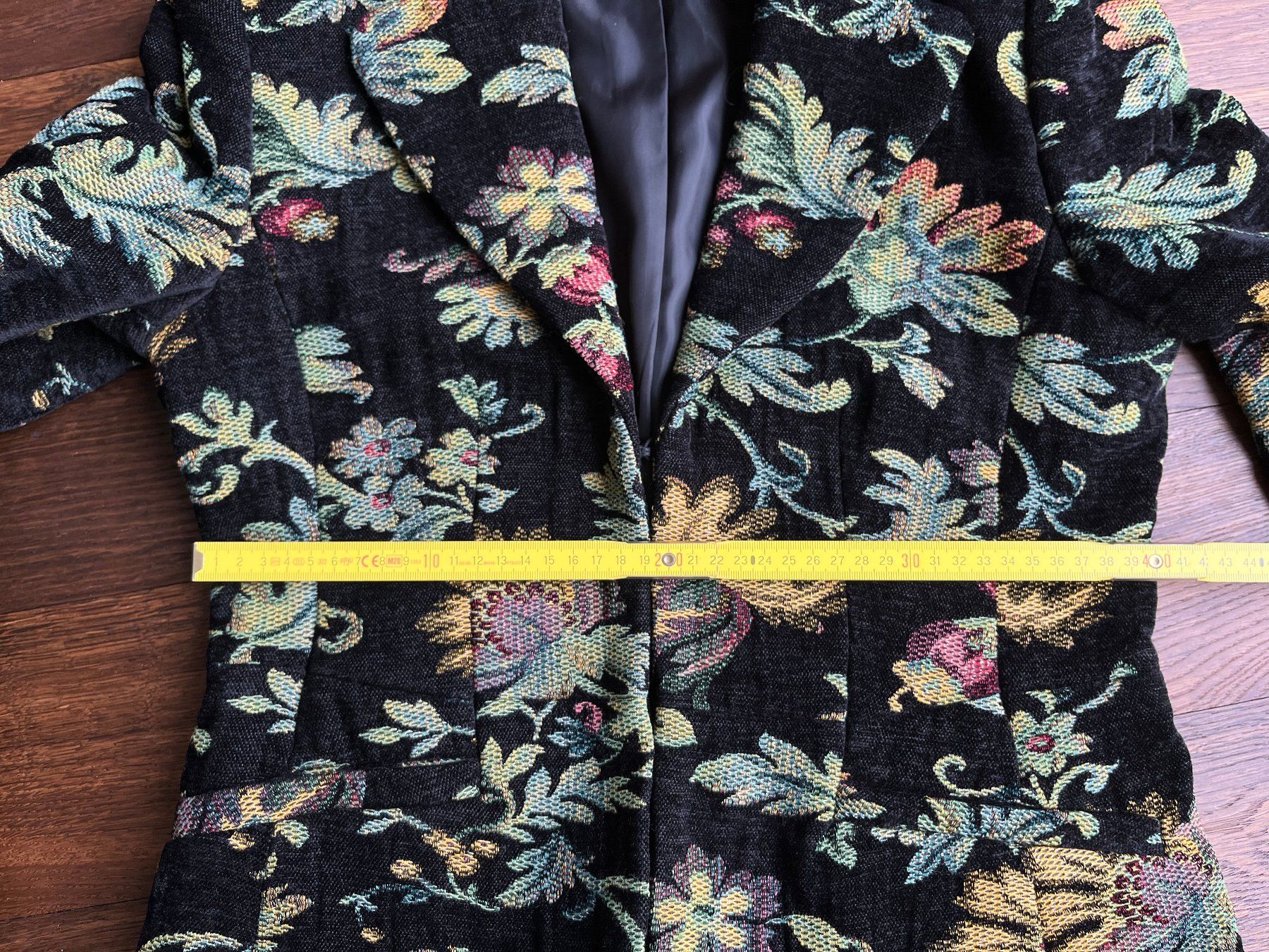 Giacche: Stylischer Blazer Jacke, blumig, Gr. 36 – Usato da Affoltern am Albis venduto da Blackrhythm 7