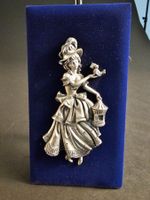 Tableau avec sculpture en étain, sur Velours bleu marine