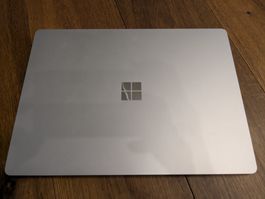 Microsoft Surface Laptop 4 – AMD Ryzen 5, 8 GB RAM, 256 GB