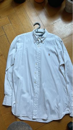 Classic White Ralph Lauren Shirt - Perfect for Summer!