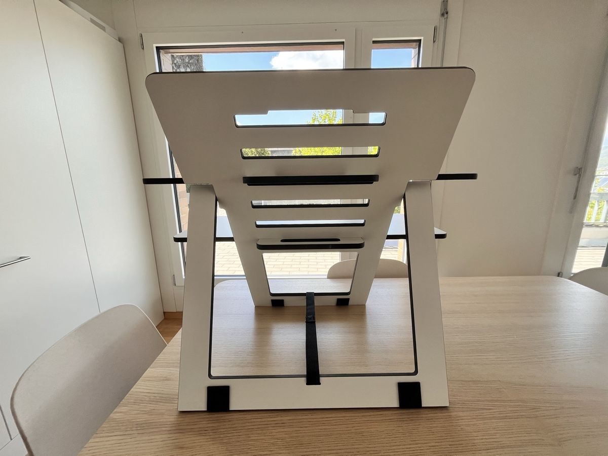Scrivanie: Portables Laptop Stehpult – Usato da Olten venduto da Musicmass0 5