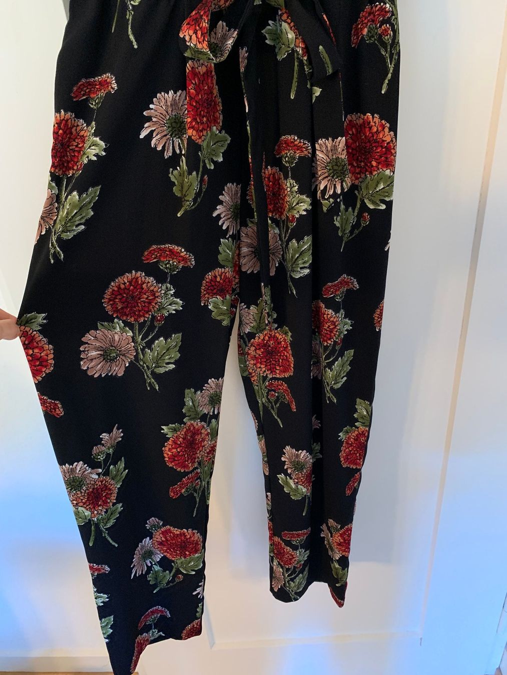 Zara Jumpsuits: Jumpsuit / Overall mit Blumenmuster – D'occasion à Winterthur par Drachenrose 1