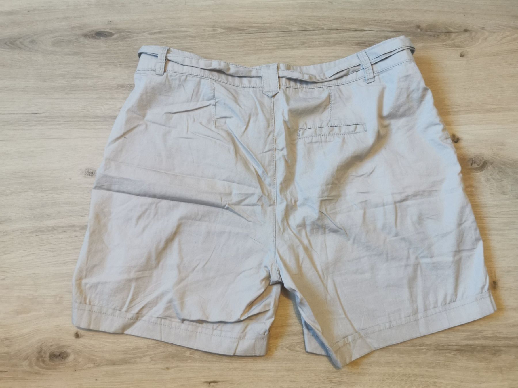 C&A Pantalons: Damen Shorts – D'occasion à Grosswangen par Weidhof6 1