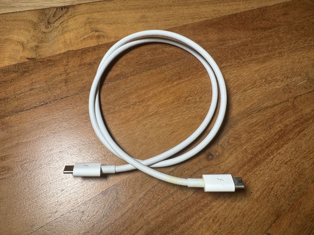 Apple Kabel: Apple A1896 Thunderbolt 3 0.8m USB-C Kabel A1896  – Gebraucht aus St. Gallen von hae_6rmh 1