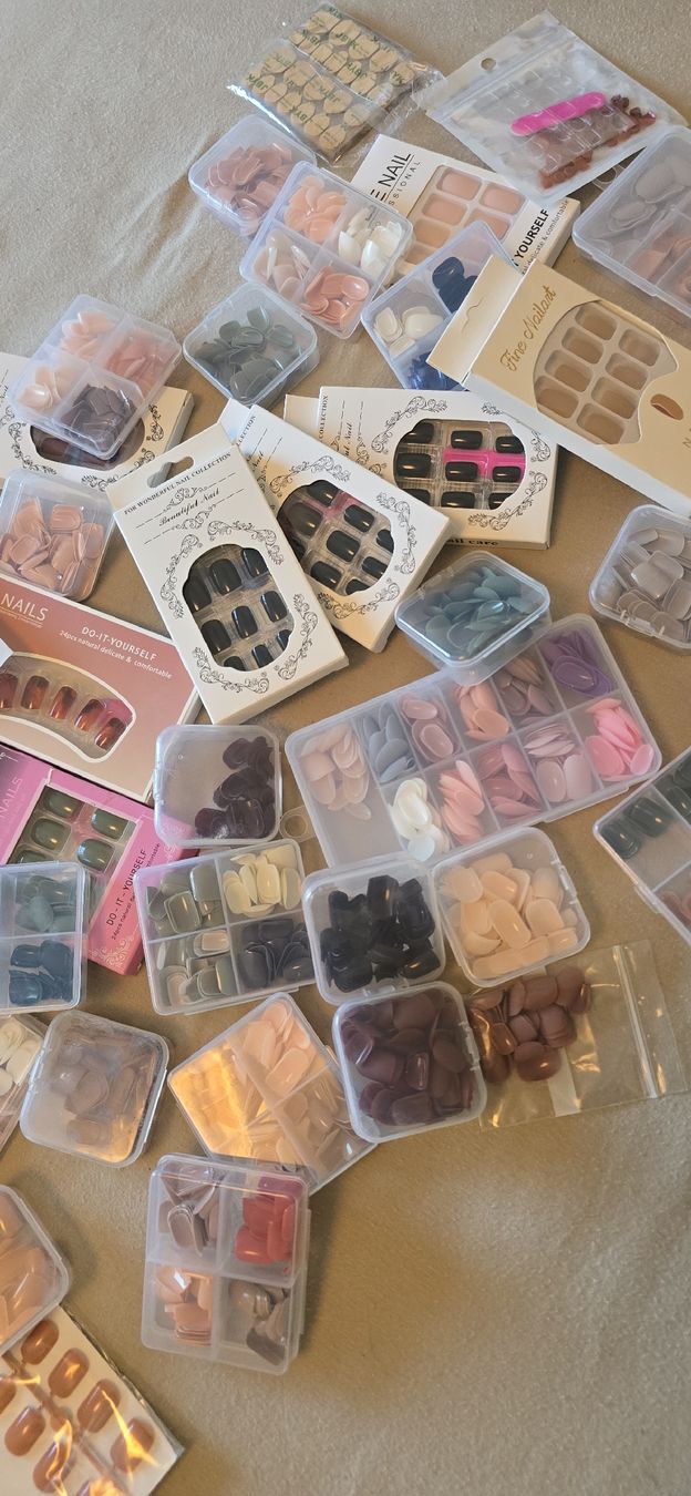 Unghie finte: Künstliche Fingernägel Sets  – Nuovo (secondo la descrizione) da Walde AG venduto da LuuMa 1