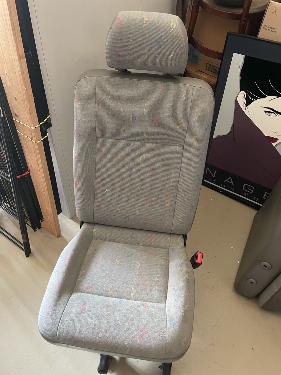 VW Toutes les pièces auto: Sedili VW T5 – D'occasion à Bedigliora par des_j29b 4