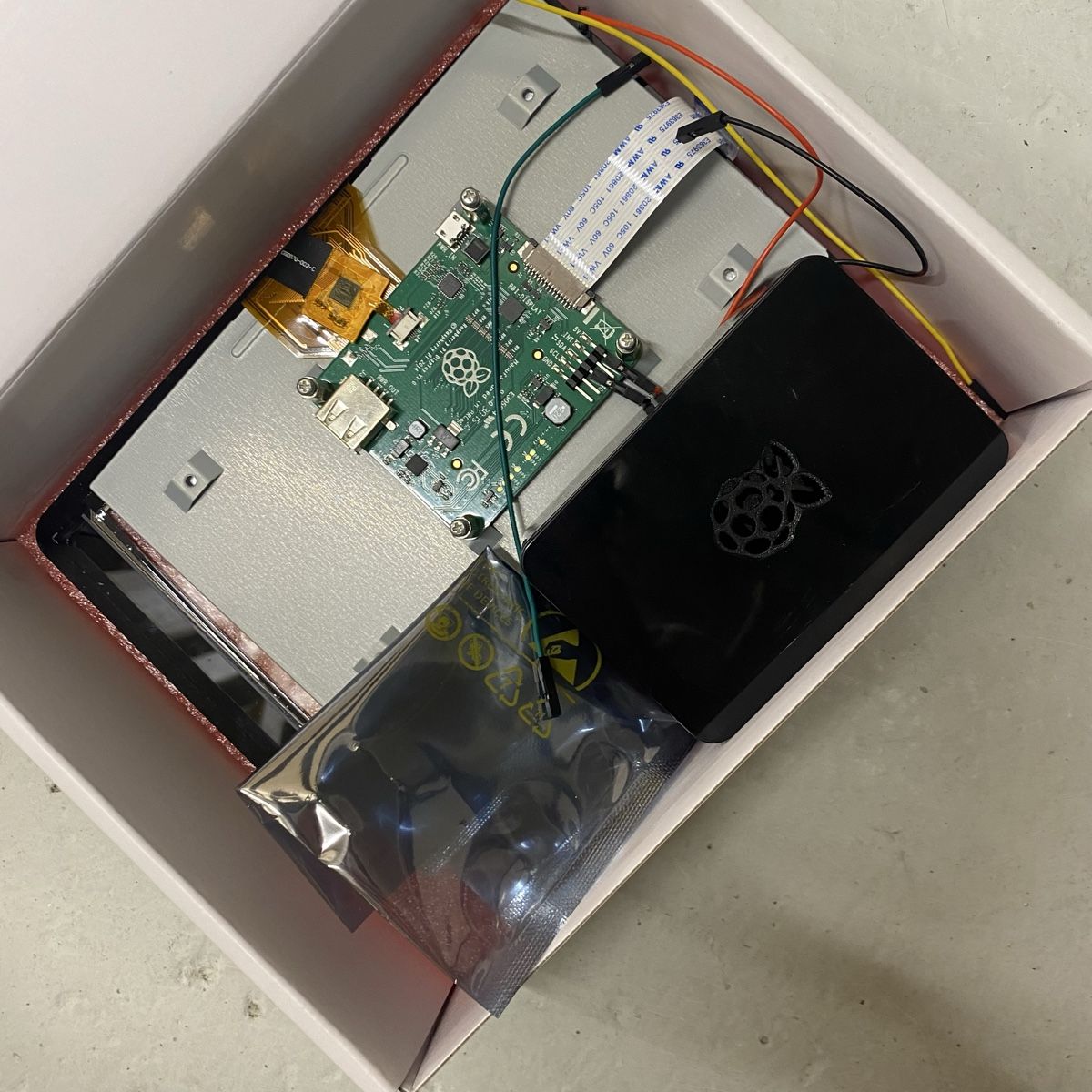 Composants électroniques: Raspberry Pi 7" Touchscreen Display new – Neuf (Voir description) à Renens VD par BrunoAndKun 1