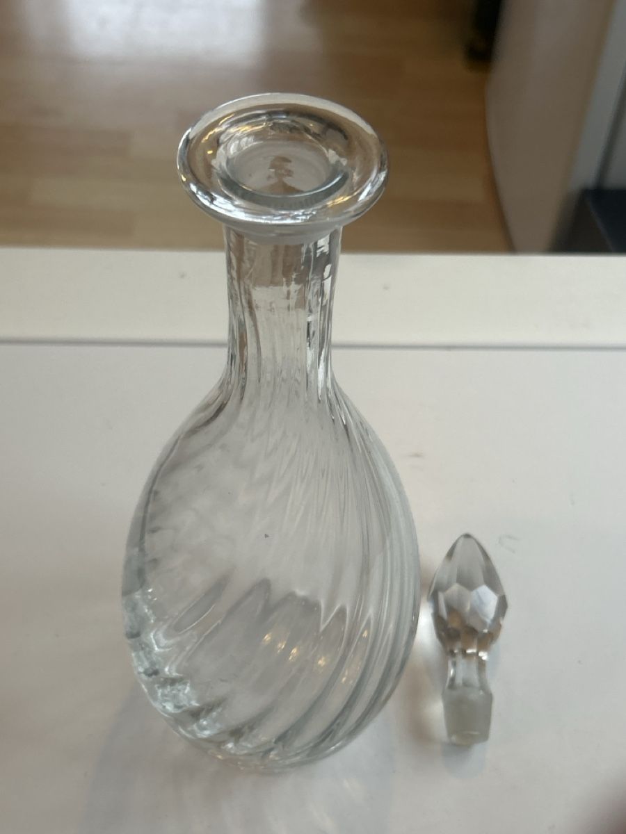 Caraffe: Karaffe Glas transparent mit Schliffstopfen(I25) – Usato da Neuenhof venduto da SchnaeppliAllerlei 1