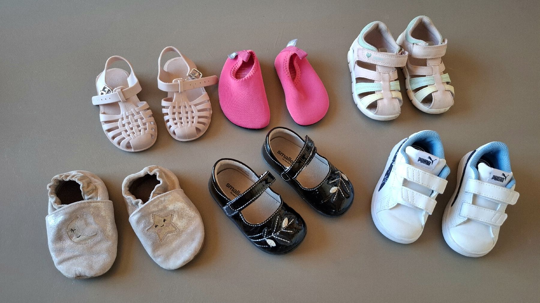 Puma Lotti & Set di vestiti: Schuhpaket Gr. 21 / 22 Bademantel – Usato da Lü venduto da jas_minw 1