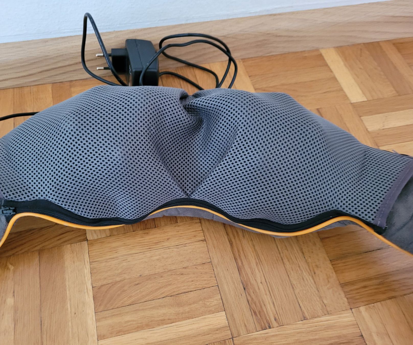 Dispositivi per massaggi: Massagegerät "Nacken & Schultern" – Usato da Adlikon b.Regensdf venduto da art32 4