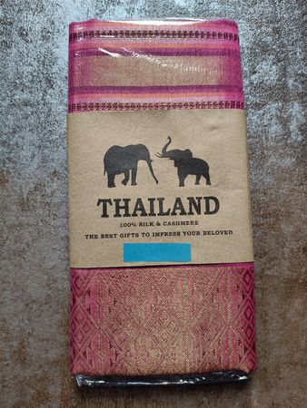 Schal aus Thailand, neu und nie getragen