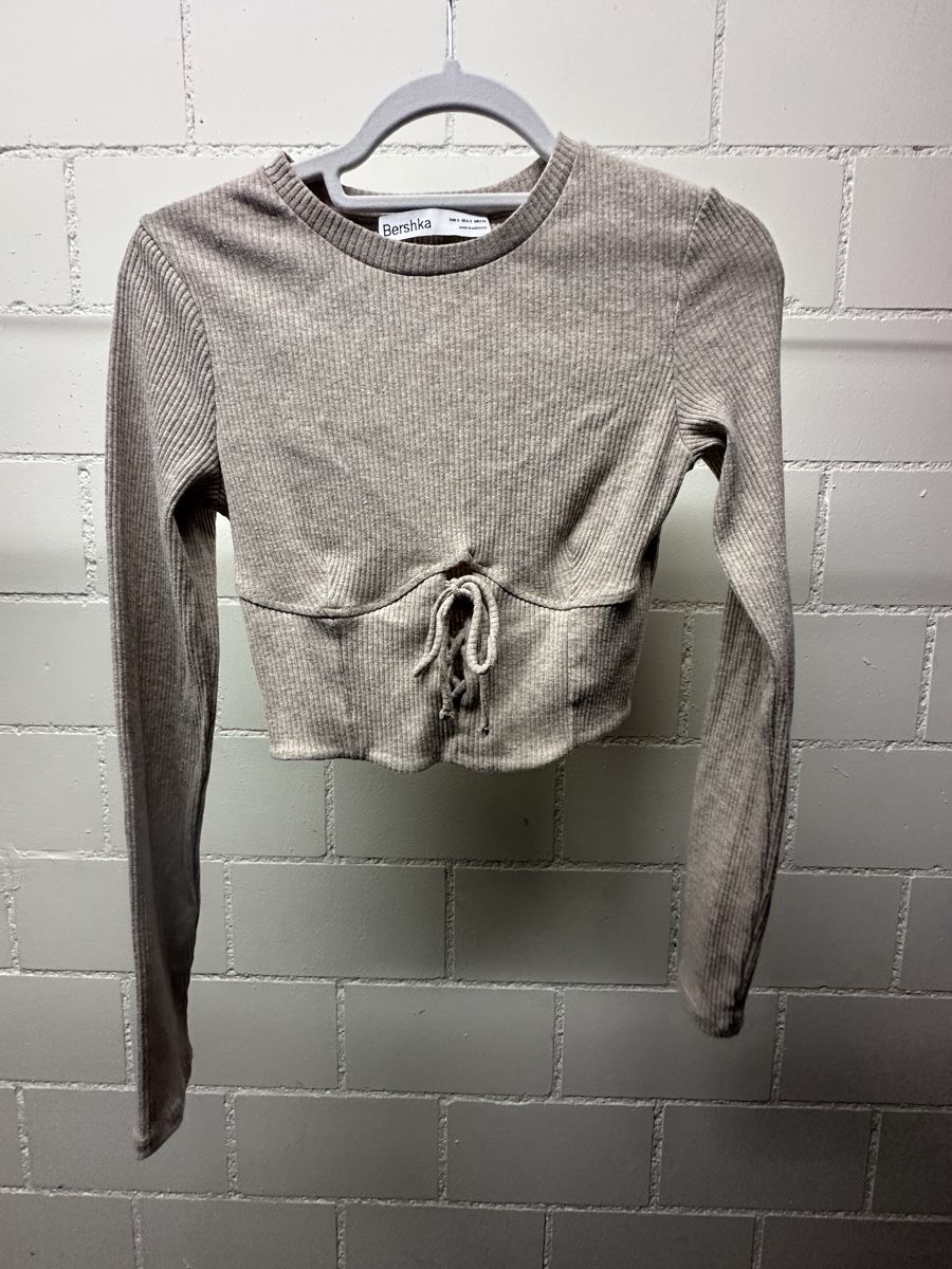 Bershka Top: Bershka Langarm Top – Usato da Eschenbach LU venduto da Tatzi1