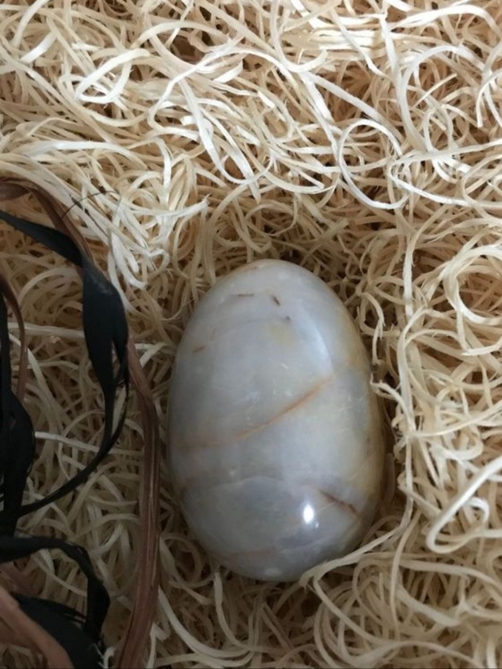Minerali & Pietre curative: EI / EIER AUS STEIN / STEINEI - BEIGE. – Usato da Buchs AG venduto da Cuescu 1