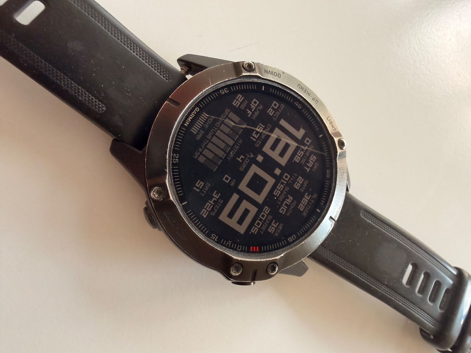 Garmin Smartwatch: Garmin Fenix 6 Pro – D'occasion à Zürich par Menr