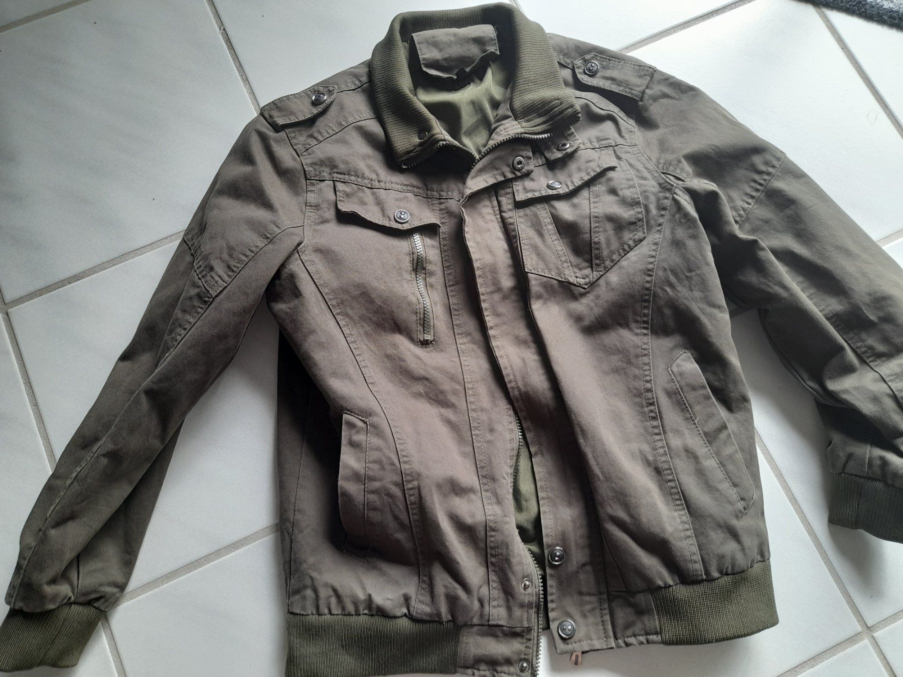 Jacken: Jacke / Freizeitjacke, grün – Gebraucht aus Eiken von Lashar 1