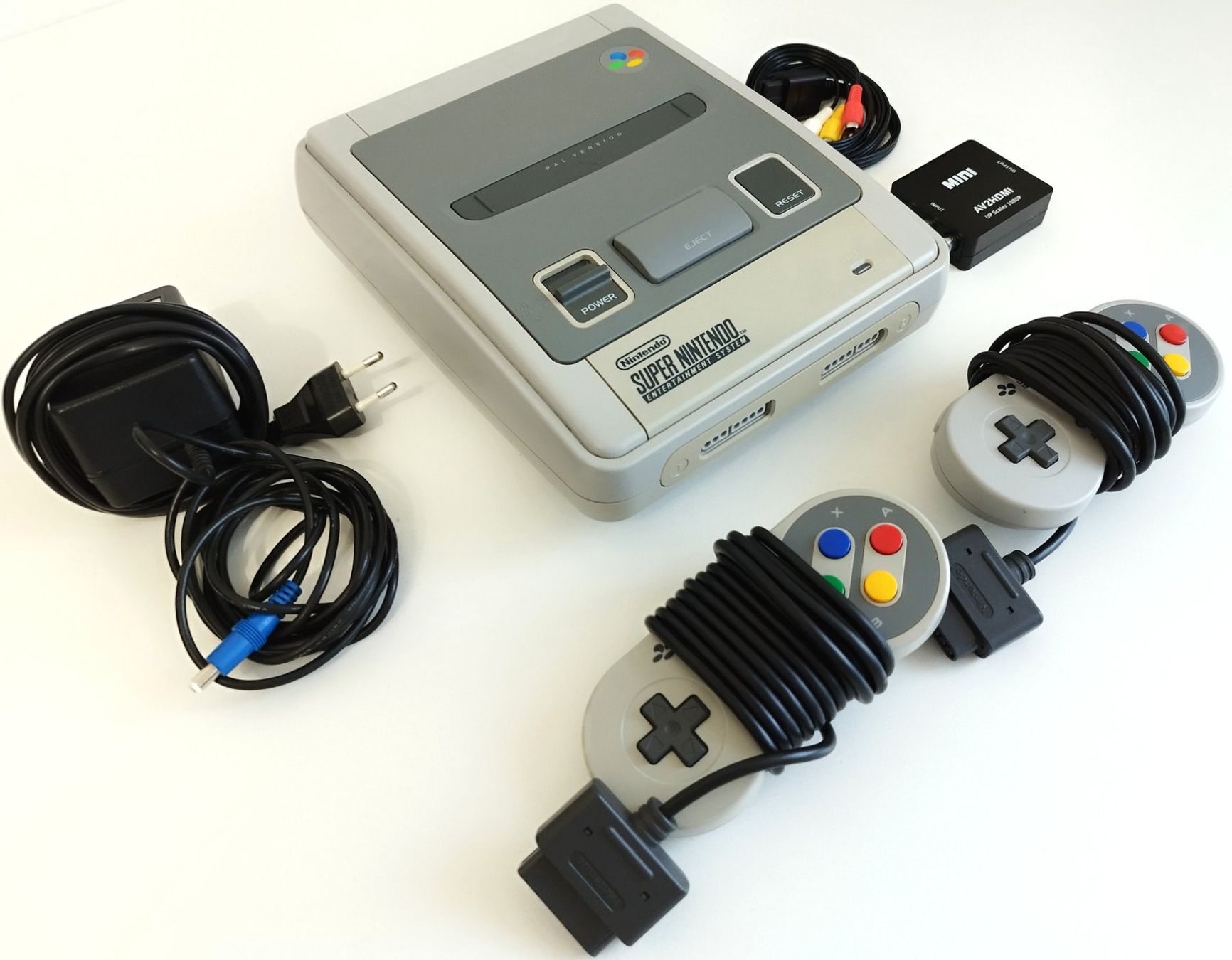Nintendo Konsolen: Super Nintendo SNES PAL + 2 Original-Controller + HDMI-Adapt – Gebraucht aus Uster von Caicedo89 1