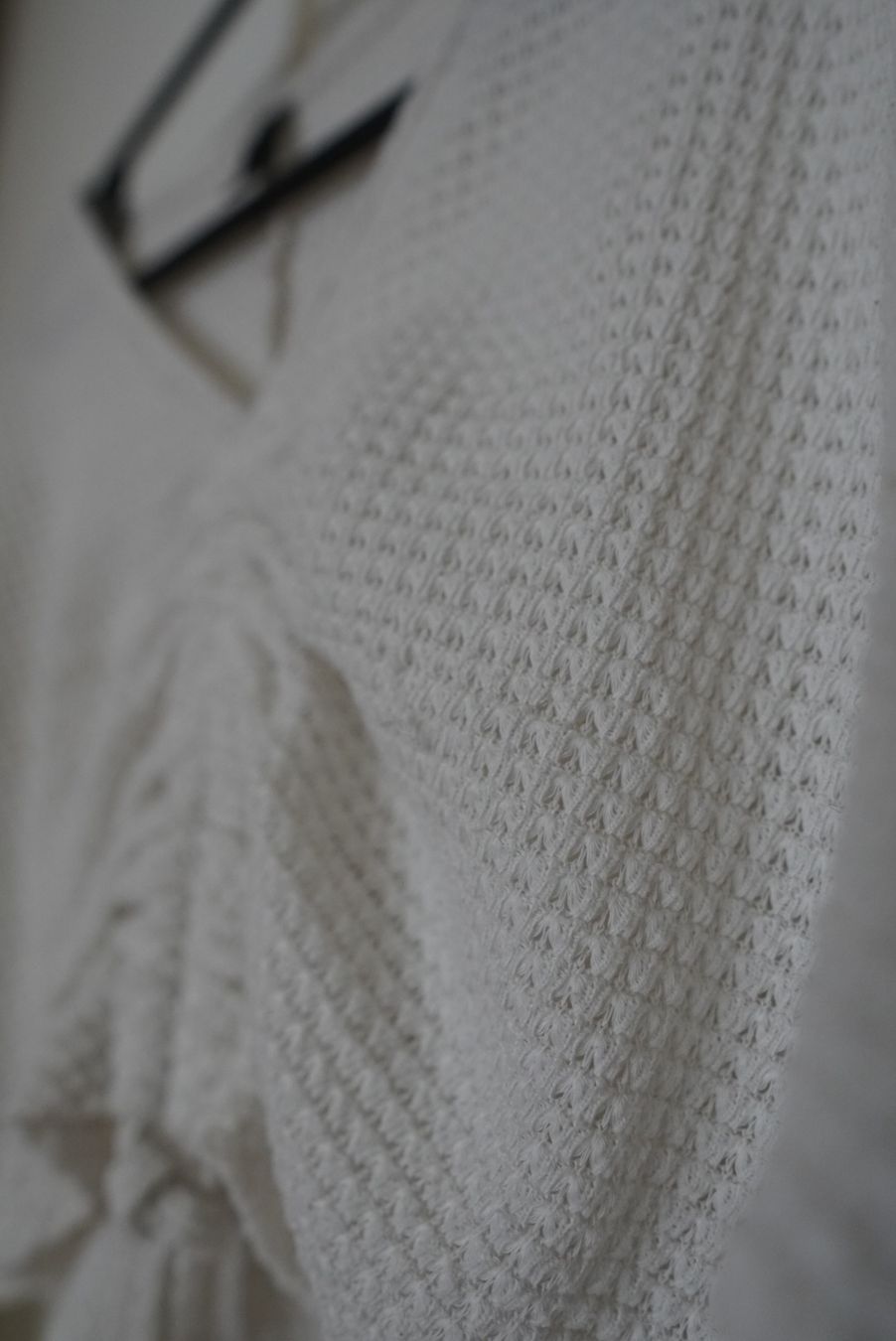 Top: Top blanc texturé à lien – Taille XS – Usato da Onex venduto da Magou_31 1