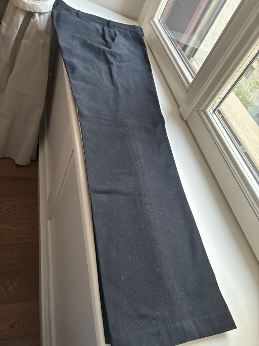 Loro Piana Pantaloni: Pantalone Loro Piana nero – Nuovo (secondo la descrizione) da Rüschlikon venduto da ant_5v7g