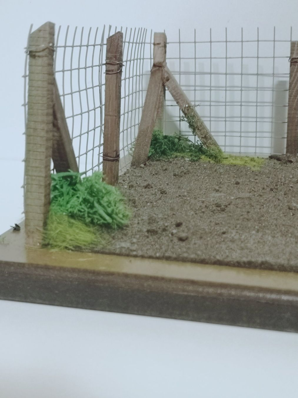 Modellbausätze & Standmodelle: 1:18 Diorama (ohne Auto) – Gebraucht aus Niederbipp von kevintifu20 3