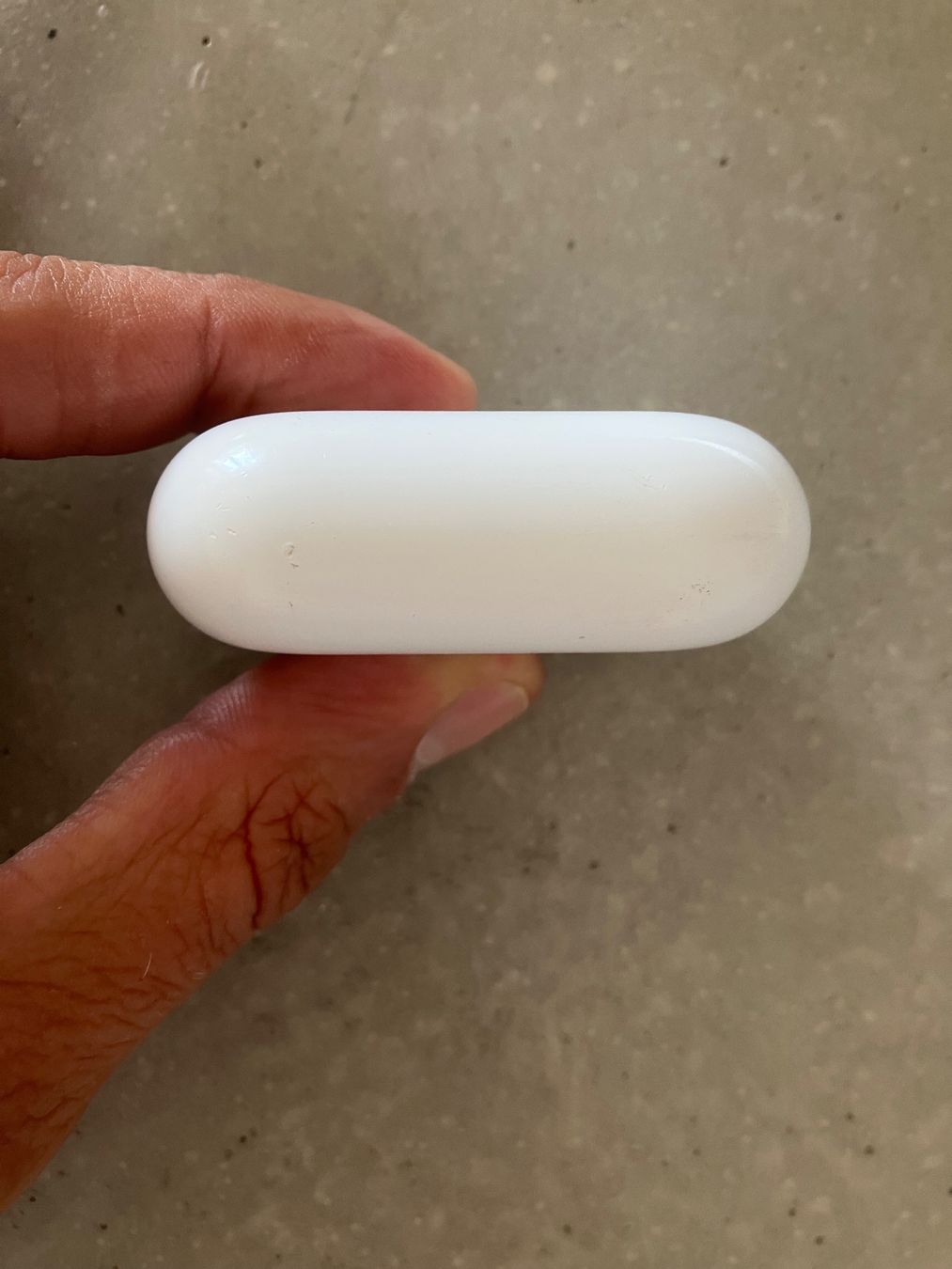 Apple Cuffie: Apple AirPods Pro 1 Charging Case – Usato da Lausanne venduto da mr.v 5