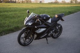 Yamaha YZF-R125 2011