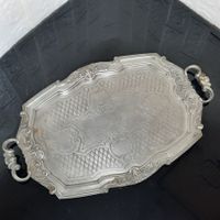Zinn Sevierplatte mit bezauberndem Design