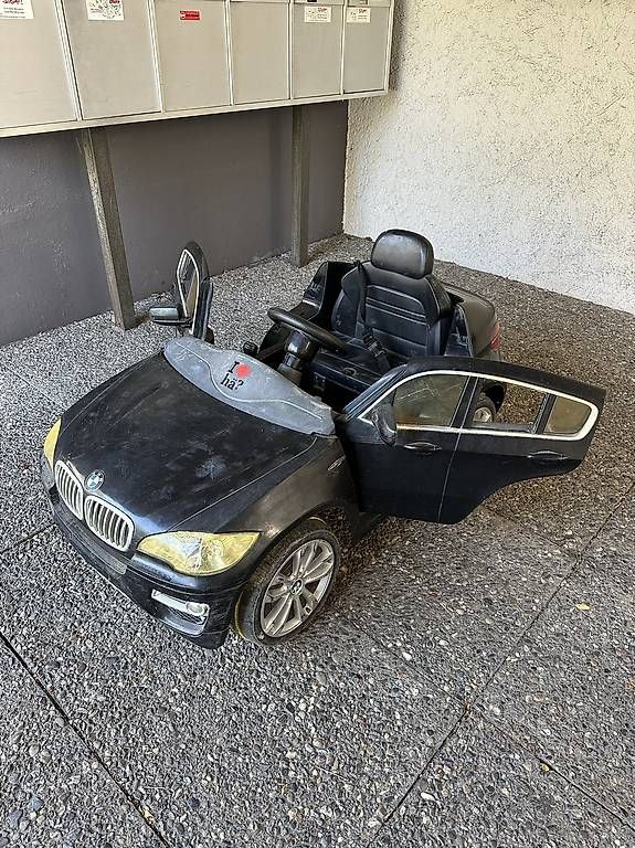 Fahrzeuge für Kinder: BMW X6 Kinder Elektro Auto – Gebraucht aus Kloten von BojanRajkovic 2