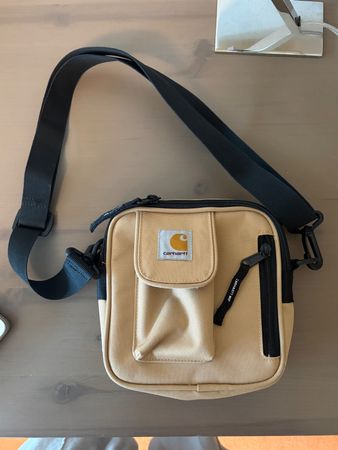 Carhartt WIP Essentials Bag Dusty Brown - Umhängetasche