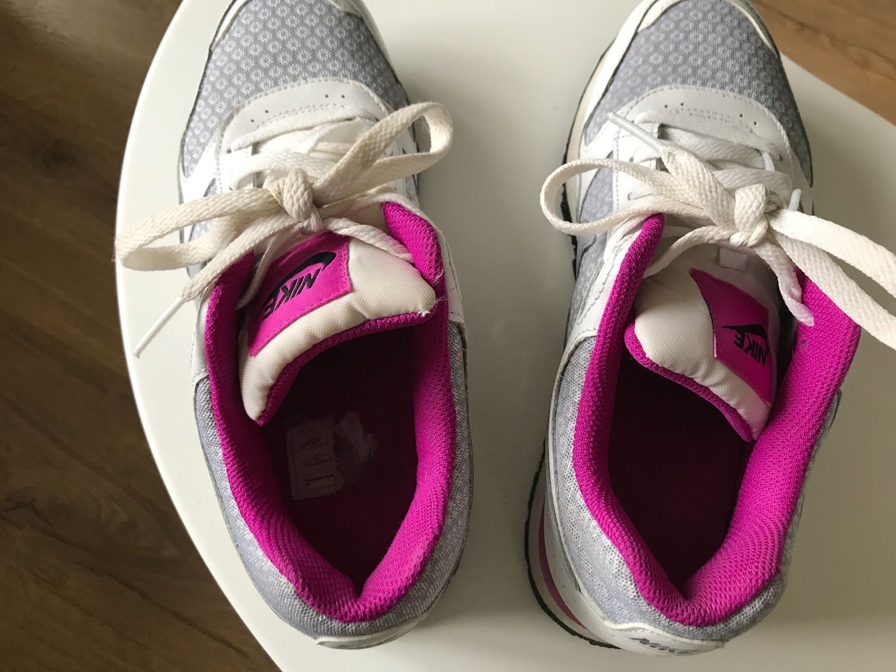 Nike Damenschuhe: Sneaker – Gebraucht aus Lotzwil von lan_qr2y 3