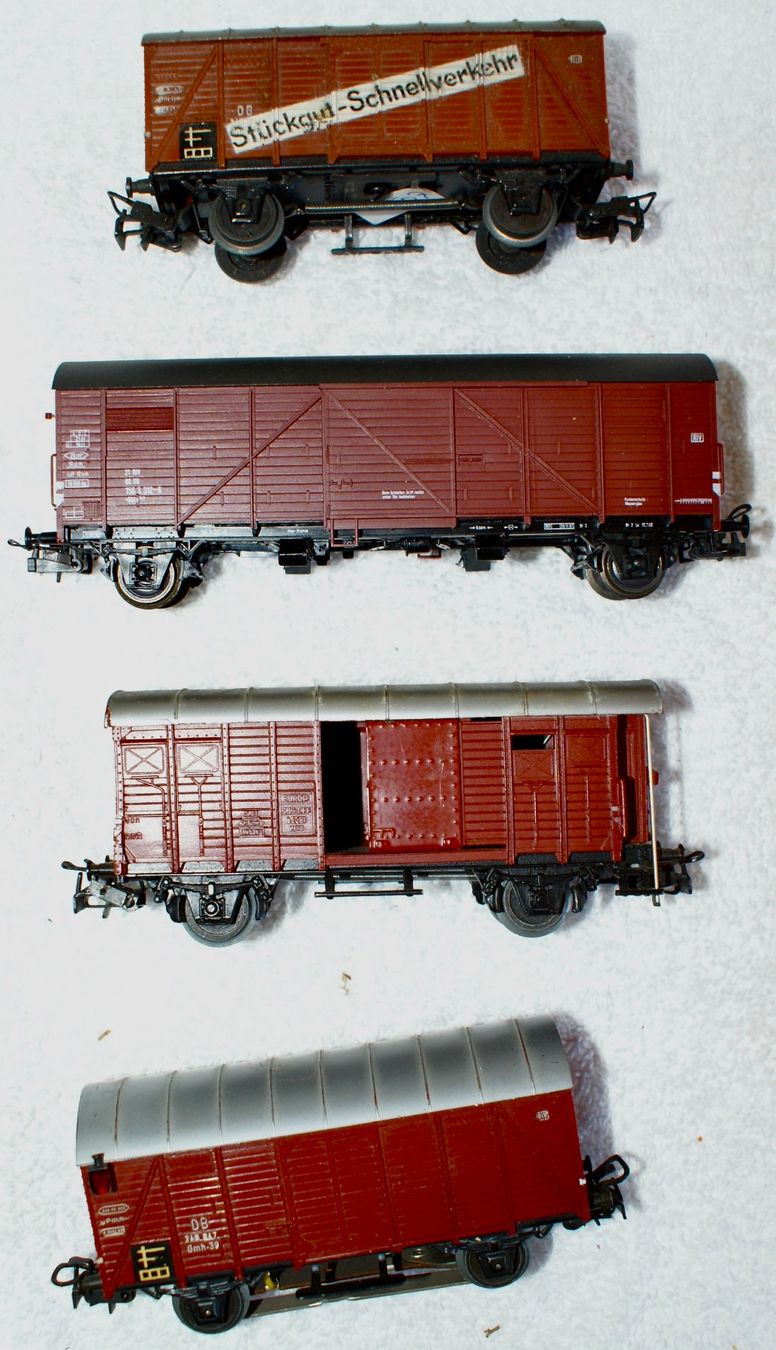 Märklin Modellini di ferrovie: Lot de 4 wagons Marklin avec fin de convoi éclairé – Usato da Morrens VD venduto da alain50
