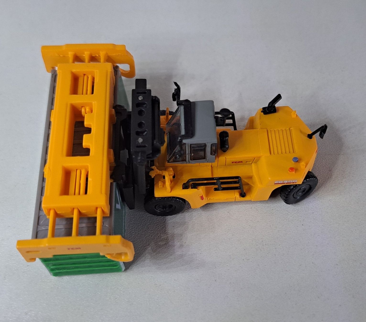 Kato Modelleisenbahnen: Container Stapler mit Valser Container Neu OVP Spur N Kato – Neu (gemäss Beschreibung) aus Salez von rhb-spur-n 4