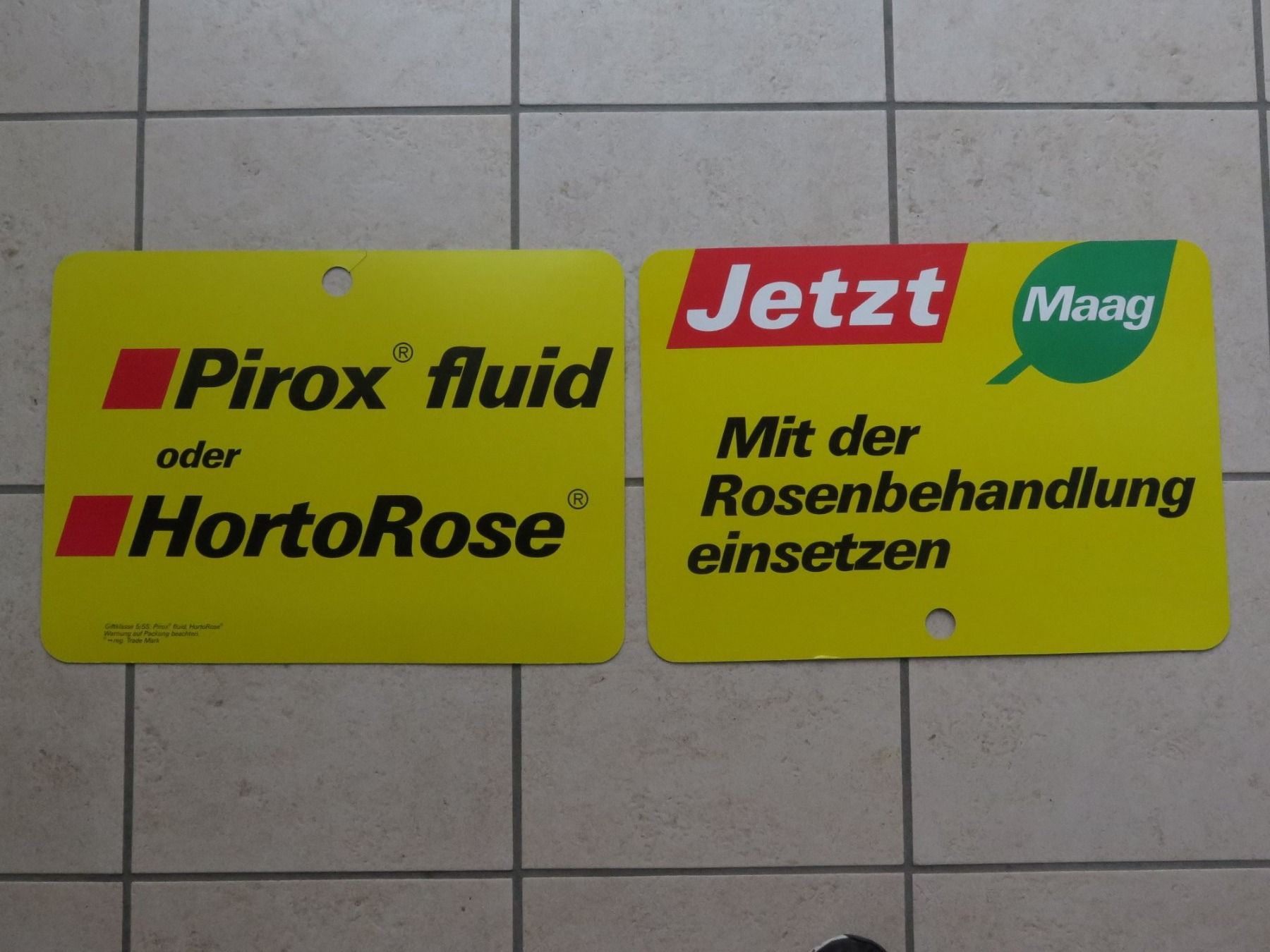 Poster & Bilder: Werbetafeln "Pirox fluid oder HortoRose" - Karton – Gebraucht aus Zwingen von Tigertimmi