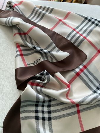 Seide Foulard signiert 