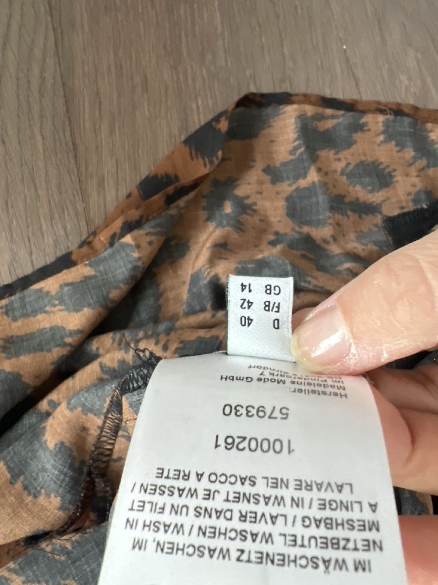 Madeleine Camicette: Bluse mit Leo-Muster, Grösse 40, Madeleine – Nuovo (secondo la descrizione) da Uetikon am See venduto da Sarahm76 4