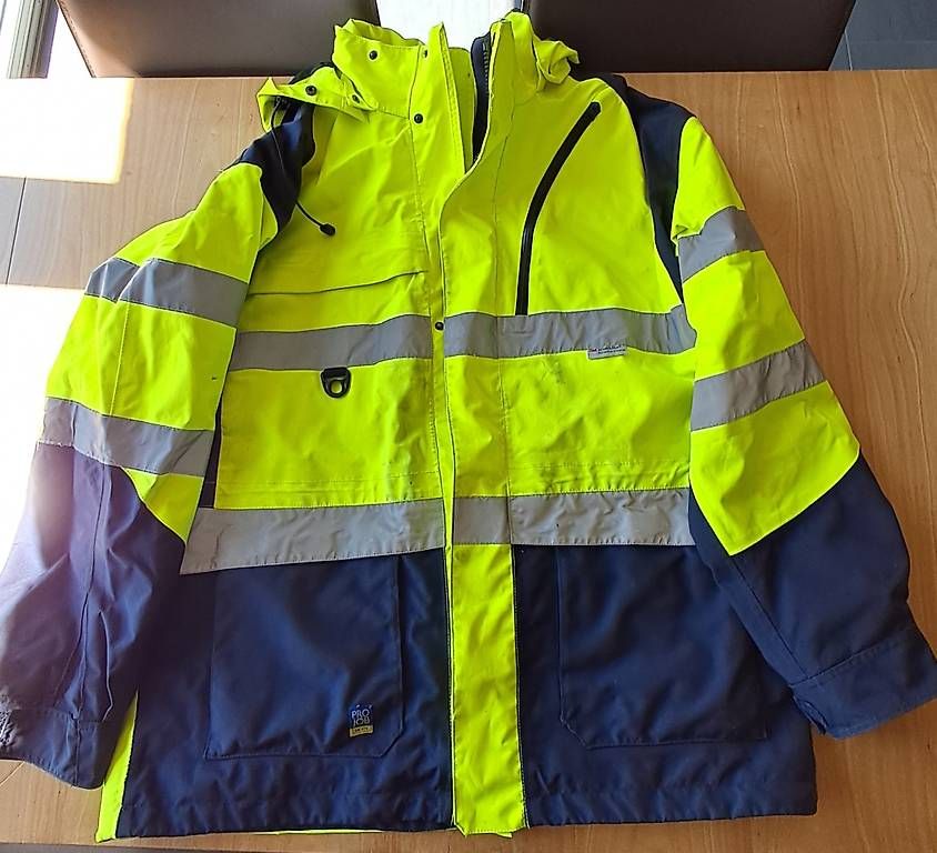 Giacche: Veste haute visibilité – Usato da Avry-devant-Pont venduto da Momos72 1