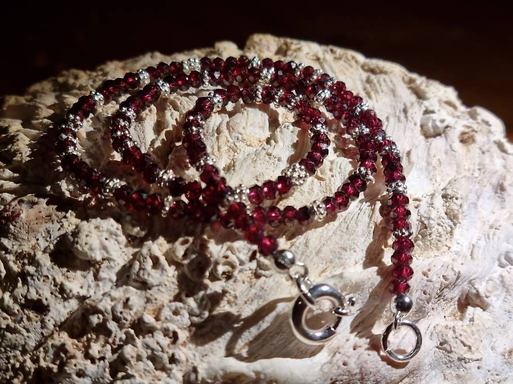 Catenine: Halskette mit Granat und 925 Silber Perlen – Nuovo e nell'imballaggio originale da Gattikon venduto da myartshop 1