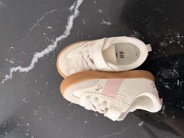 H&M Baby Sneaker Gr. 20/21 – Creme/Rosa mit Blumen
