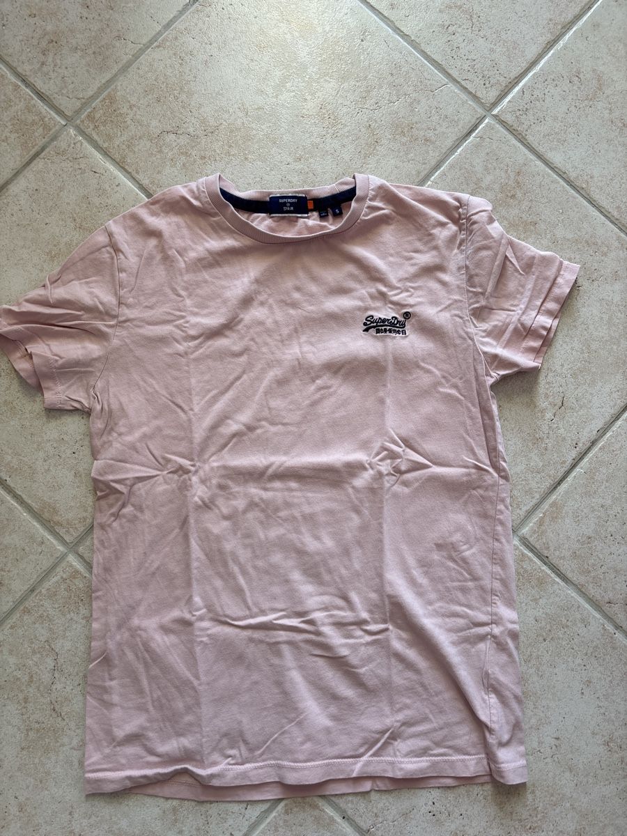 Superdry T-Shirts: Superdry taille S – Gebraucht aus Blonay von Ollorvi