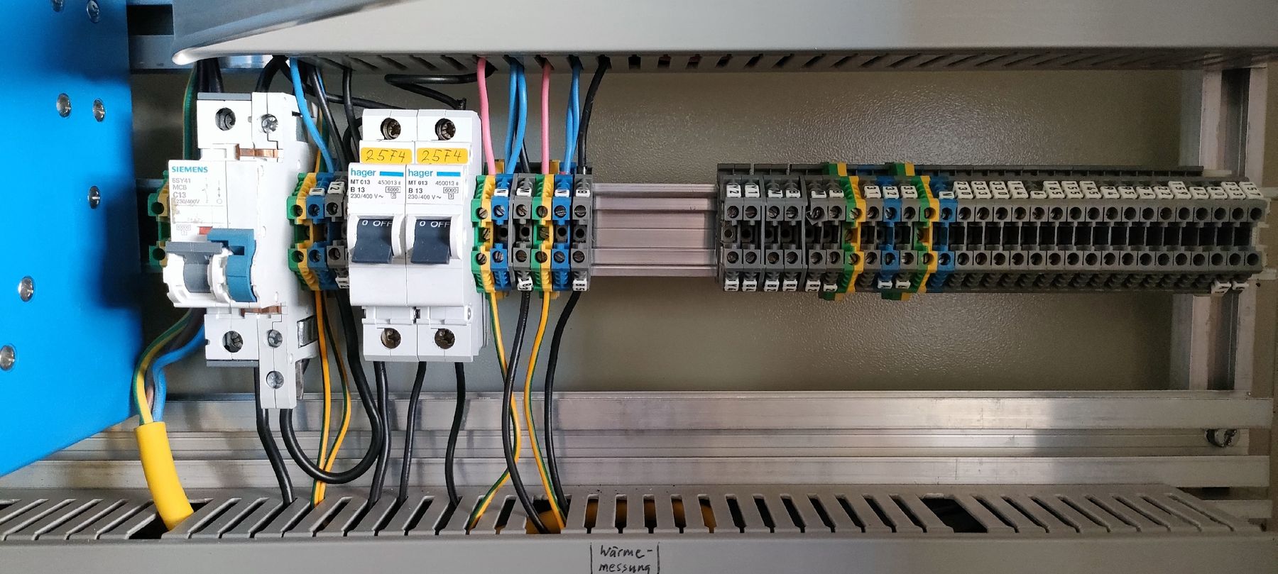 Caricabatterie: Solarregler Ladegerät Wechselrichter 230V Trafo – Usato da Rüti ZH venduto da alexvoirol 6