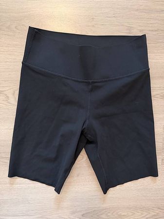 H&M Shaping Sporthose kurz L  Schwarz