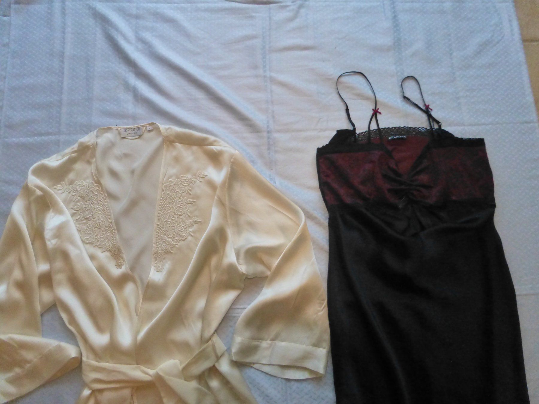 Beldona Negligees & Pigiami: Nachthemden von Beldona / Inspiration – Usato da Würenlingen venduto da drago56 2