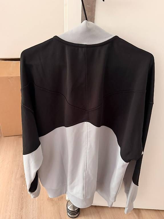 Hässig Vestes: Hässig X YB Trainingsjacke Grösse M – Neuf (Voir description) à Hägendorf par Kings_88 1