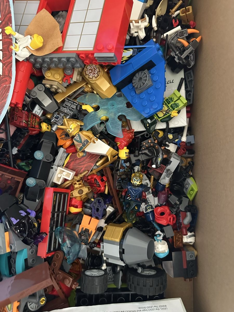 Lego Baukästen: Ninjago mix – Gebraucht aus La Tour-de-Peilz von Leeleeka 1
