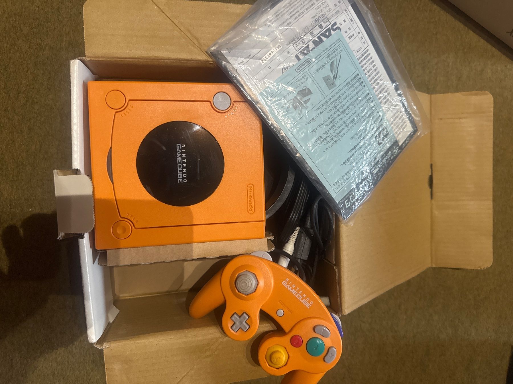 Nintendo Console: GameCube Orange avec Boîte, RARE Console Nintendo! – Usato da Gryon venduto da makdp 2