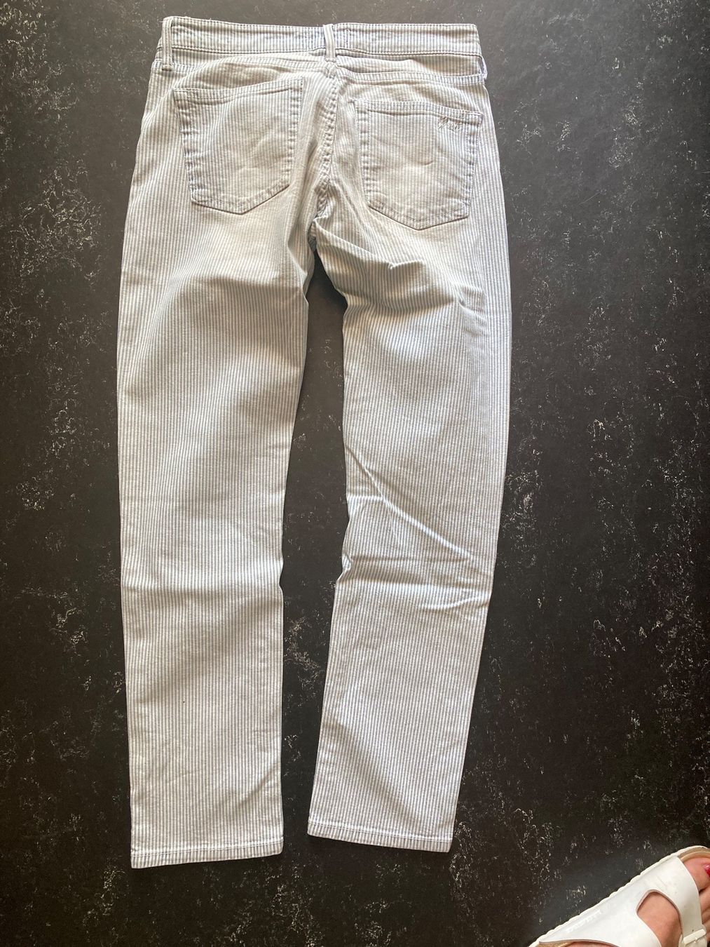 Gant Jeans: Jeans GANT weiss-blau gestreift – Usato da Zürich venduto da annalaila 1